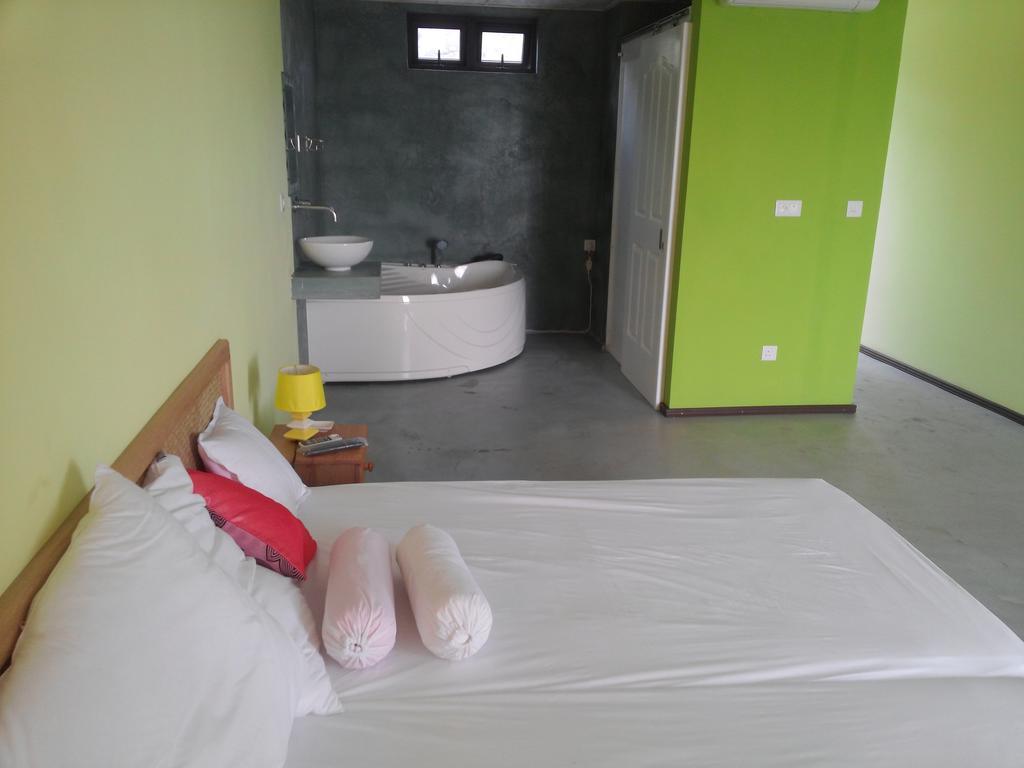 Le Pandanus Hotel Quatre Vents Exterior photo